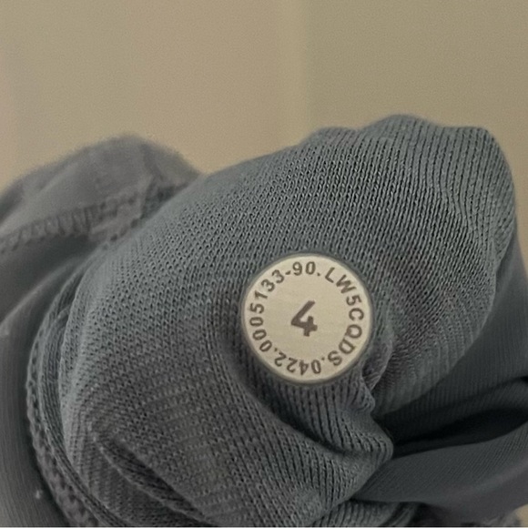 Lululemon wundertrain 25” size 4 in chambray - Picture 3 of 3